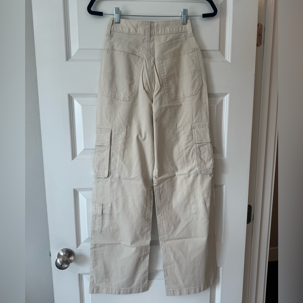 HOLLISTER | Ultra High-Rise Baggy 3-Pocket Cargo Pants Cream | SIZE 23 - Picture 6 of 8
